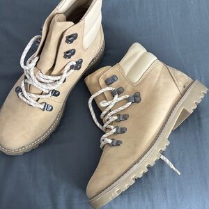 Universal Thread Beige Lace-Up Ankle Boots